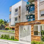 Ambiente Descolado 100m da praia e piscina